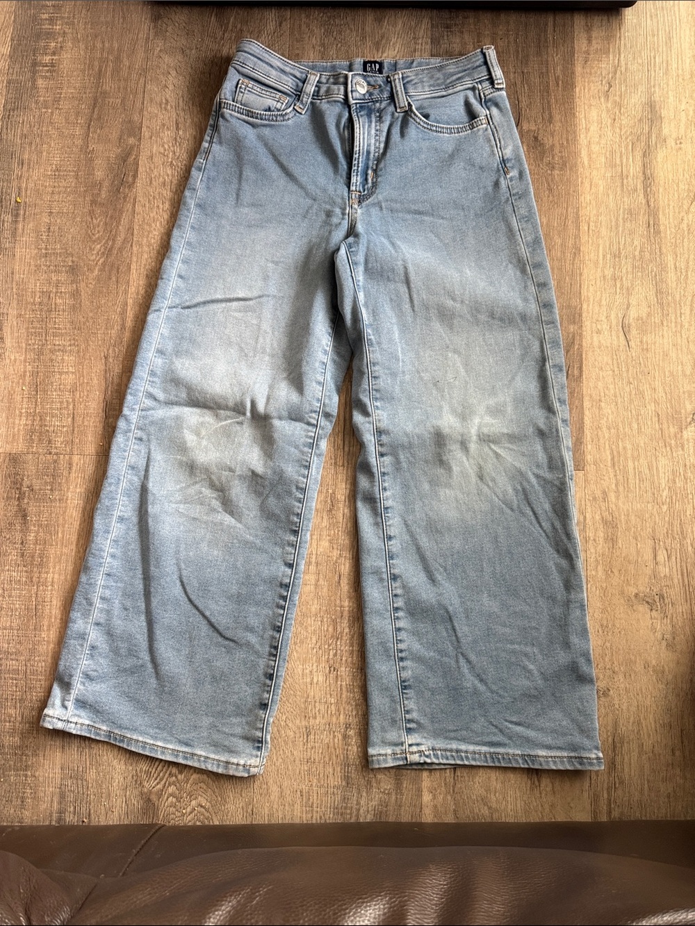 GAP Women's Light Wash Wide-Leg Jeans